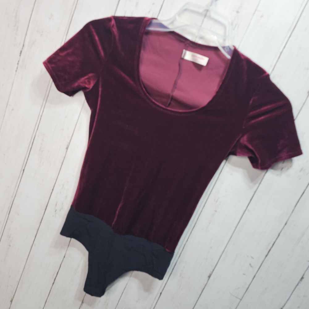 Commando Women's Burgundy Short Sleeve Velvet Bodysuit Size Small USA Made. - Picture 4 of 9